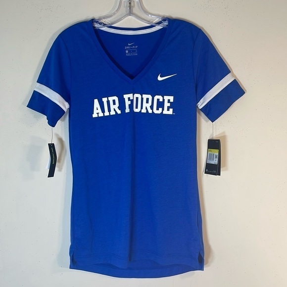 Nike Tops - NWT. Nike Dry Fit Small Graphic Tee.